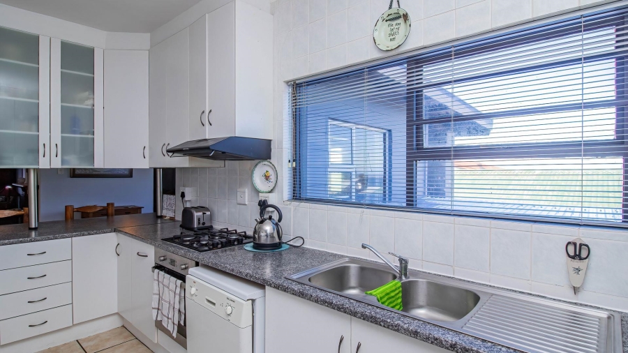 4 Bedroom Property for Sale in De Kelders Western Cape